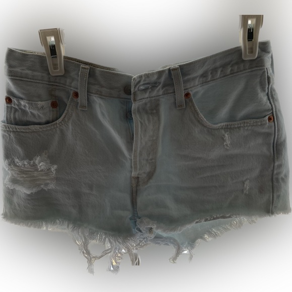 W27 Levi shorts, like new - Picture 1 of 5